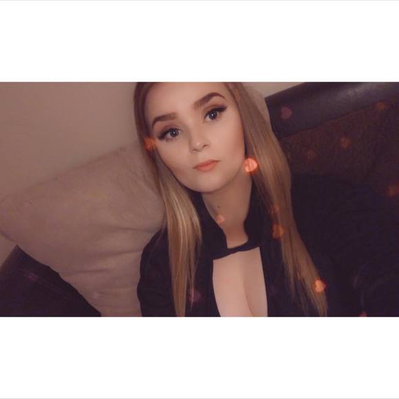 Meet your Posher, Taylor - Picture 1 of 1